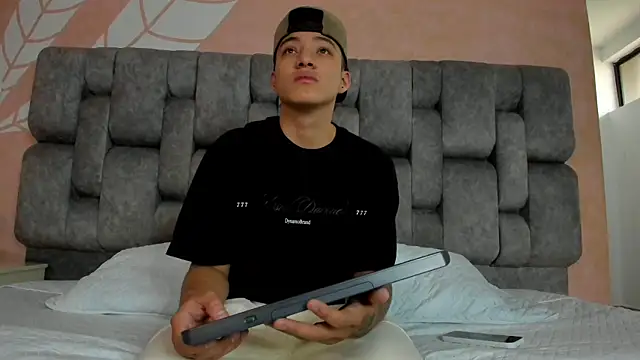 Snapshot of wesley_boyy_ chatting on May 29, 2026, 8:40 pm wesley boyy online show from May 29, 2026, 8:40 pm