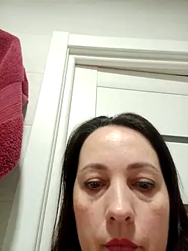 zupita0305 online show from June 13, 2026, 8:07 pm