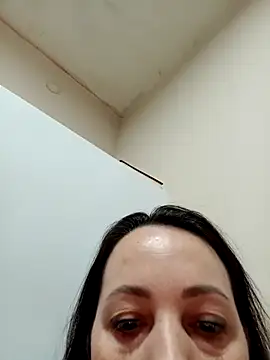 zupita0305 online show from July 8, 2026, 6:01 pm