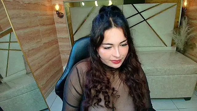 Snapshot of Kiara_Moon_r chatting on July 14, 2026, 3:11 am Kiara Moon r online show from July 14, 2026, 3:11 am