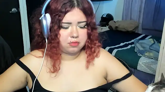 Snapshot of SusanMonroee chatting on June 13, 2026, 9:51 am SusanMonroee online show from June 13, 2026, 9:51 am