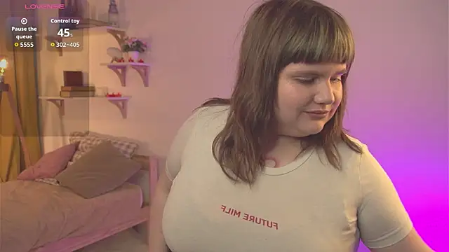 Snapshot of alicebunny_ chatting on June 1, 2026, 9:05 pm alicebunny online show from June 1, 2026, 9:05 pm