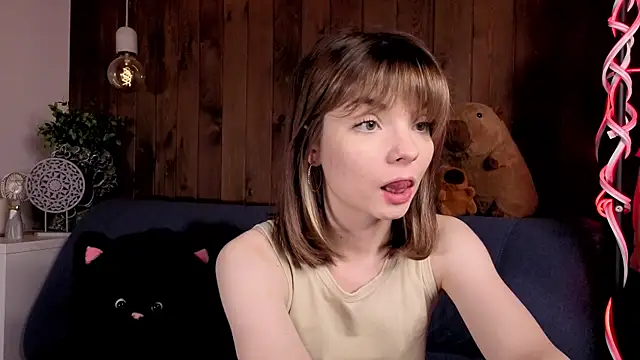 Snapshot of IvoryPesante chatting on July 16, 2026, 7:31 pm IvoryPesante online show from July 16, 2026, 7:31 pm