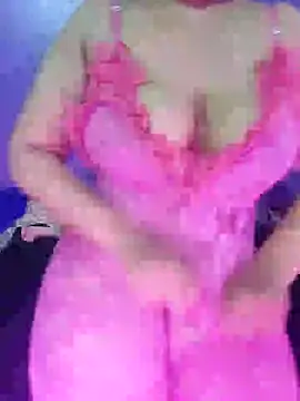 Snapshot of Hala-hoot chatting on August 1, 2026, 4:39 pm Hala-hoot online show from August 1, 2026, 4:39 pm