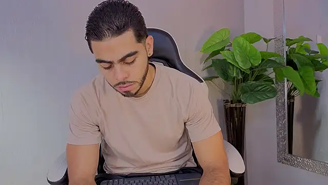 Snapshot of Jadiel_Stone chatting on July 1, 2026, 12:51 pm Jadiel Stone online show from July 1, 2026, 12:51 pm