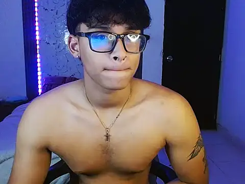 Snapshot of Mr_yisuzz chatting on May 27, 2026, 11:29 am Mr yisuzz online show from May 27, 2026, 11:29 am