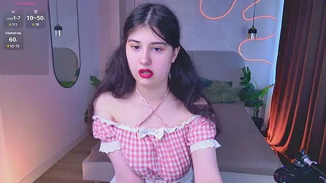 Snapshot of Lyra_Skye_ chatting on May 26, 2026, 6:53 am Lyra Skye online show from May 26, 2026, 6:53 am