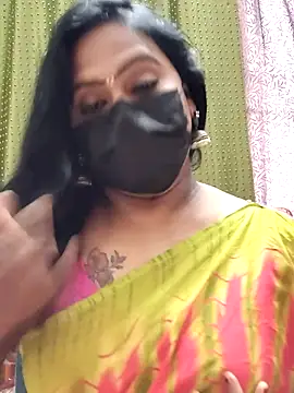 Snapshot of Meera_mia chatting on July 12, 2026, 7:32 am Meera mia online show from July 12, 2026, 7:32 am