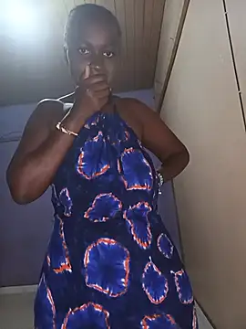 Snapshot of Ebonylouisa chatting on July 2, 2026, 9:21 pm Ebonylouisa online show from July 2, 2026, 9:21 pm