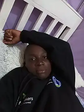 Snapshot of Ebonylouisa chatting on July 11, 2026, 4:53 pm Ebonylouisa online show from July 11, 2026, 4:53 pm