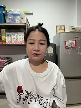 Snapshot of LINDA_HD chatting on July 4, 2026, 2:01 pm LINDA HD online show from July 4, 2026, 2:01 pm