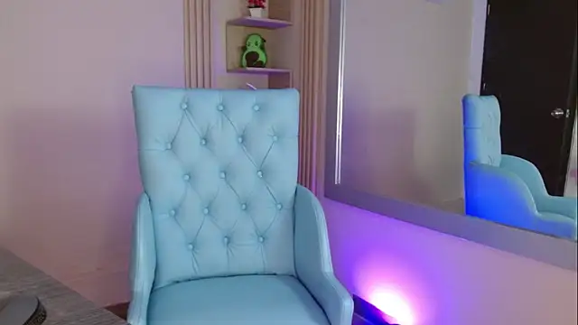 Snapshot of _cloe_21 chatting on May 30, 2026, 12:35 pm cloe 21 online show from May 30, 2026, 12:35 pm