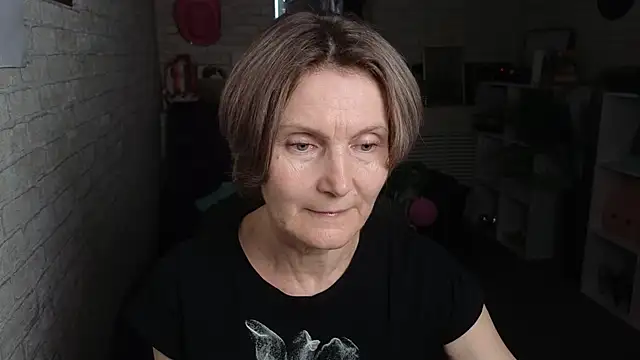 Snapshot of Mabel_Magic chatting on June 2, 2026, 6:04 am Mabel Magic online show from June 2, 2026, 6:04 am