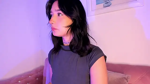 Snapshot of SophieMoneet chatting on July 10, 2026, 12:41 pm SophieMoneet online show from July 10, 2026, 12:41 pm