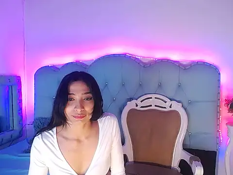 Snapshot of Emily_Cavendish chatting on May 28, 2026, 12:13 pm Emily Cavendish online show from May 28, 2026, 12:13 pm