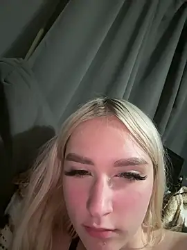 lisacryss3 online show from May 31, 2026, 2:57 pm