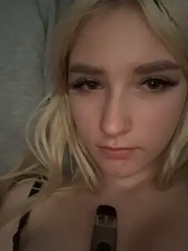 lisacryss3 online show from June 1, 2026, 2:57 am