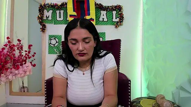 sthefy01 online show from July 10, 2026, 7:38 pm