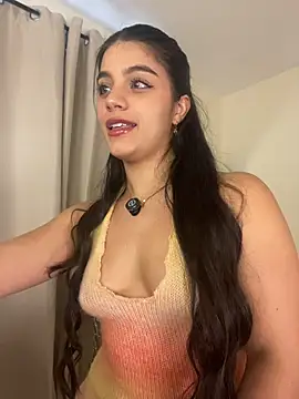 Snapshot of Amel_Rosse chatting on July 23, 2026, 12:58 pm Amel Rosse online show from July 23, 2026, 12:58 pm