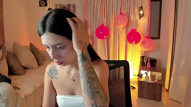 Snapshot of Dream_saray chatting on July 10, 2026, 1:47 pm Dream saray online show from July 10, 2026, 1:47 pm