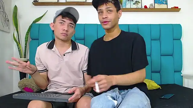 STRANGER BOYS online show from June 18, 2026, 11:20 pm