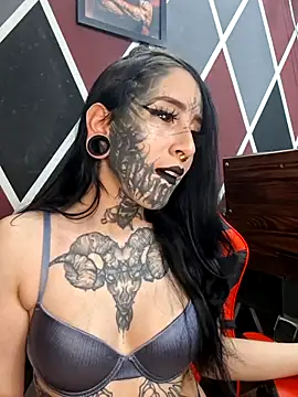 Snapshot of Venom-Luna chatting on June 4, 2026, 5:19 pm Venom-Luna online show from June 4, 2026, 5:19 pm