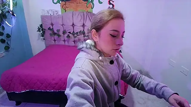 Snapshot of Barbie__sweet chatting on July 16, 2026, 12:33 pm Barbie sweet online show from July 16, 2026, 12:33 pm