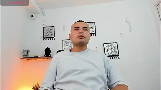 Snapshot of DamianBlazze chatting on May 31, 2026, 12:23 pm DamianBlazze online show from May 31, 2026, 12:23 pm