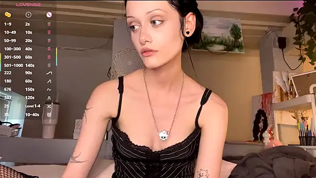 DreamaWeavers online show from June 25, 2026, 3:38 pm