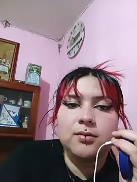 Snapshot of curvy_latina chatting on June 22, 2026, 12:02 am curvy latina online show from June 22, 2026, 12:02 am