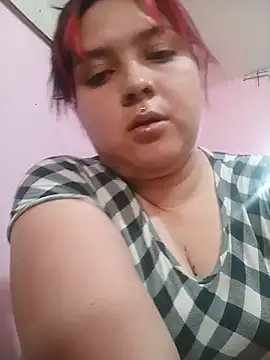 Snapshot of curvy_latina chatting on June 25, 2026, 5:06 pm curvy latina online show from June 25, 2026, 5:06 pm