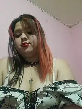 Snapshot of curvy_latina chatting on July 10, 2026, 3:00 am curvy latina online show from July 10, 2026, 3:00 am