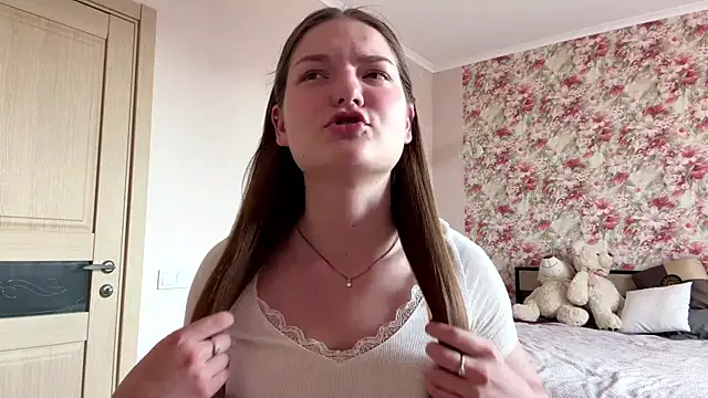 Snapshot of lizzzanatooo chatting on June 15, 2026, 3:03 pm lizzzanatooo online show from June 15, 2026, 3:03 pm