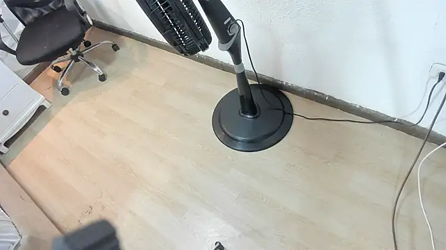 Ellye evans  online show from July 15, 2026, 11:15 am
