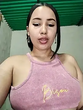Snapshot of shantall_cute chatting on June 3, 2026, 6:13 pm shantall cute online show from June 3, 2026, 6:13 pm