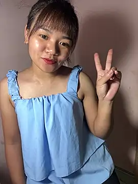Snapshot of Ari_baby9 chatting on July 4, 2026, 2:45 pm Ari baby9 online show from July 4, 2026, 2:45 pm