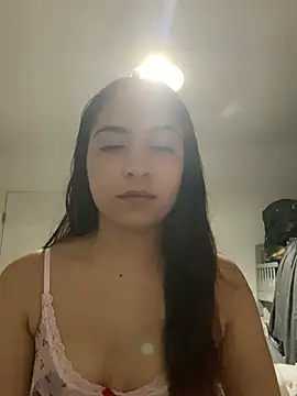 Snapshot of naomiiii55 chatting on June 19, 2026, 1:43 am naomiiii55 online show from June 19, 2026, 1:43 am
