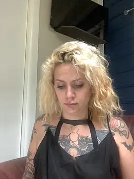 Snapshot of scaryfxckingmary chatting on July 27, 2026, 12:34 pm scaryfxckingmary online show from July 27, 2026, 12:34 pm