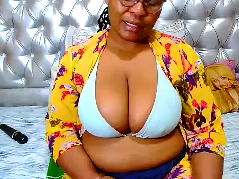 loveniax online show from July 20, 2026, 8:50 am
