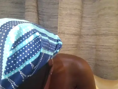 Snapshot of Sweet_quincy chatting on July 8, 2026, 8:24 pm Sweet quincy online show from July 8, 2026, 8:24 pm