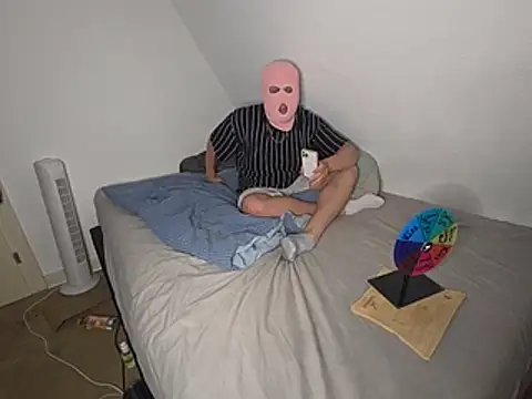 TheRealMaskedCouple online show from June 4, 2026, 8:26 pm