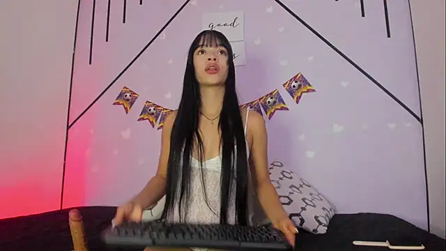 Snapshot of AmaiaHarpper chatting on July 2, 2026, 1:39 pm AmaiaHarpper online show from July 2, 2026, 1:39 pm