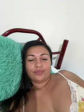 Snapshot of kloee_kann chatting on June 14, 2026, 1:57 pm kloee kann online show from June 14, 2026, 1:57 pm