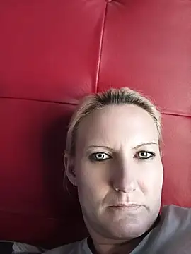 Snapshot of Isabelle_Cora chatting on July 2, 2026, 1:17 pm Isabelle Cora online show from July 2, 2026, 1:17 pm
