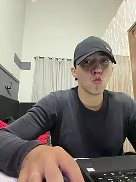 Fer Ti online show from June 17, 2026, 9:49 pm