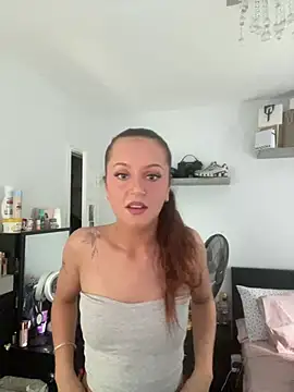 Snapshot of PoisonIvy_x chatting on June 17, 2026, 2:07 pm PoisonIvy x online show from June 17, 2026, 2:07 pm
