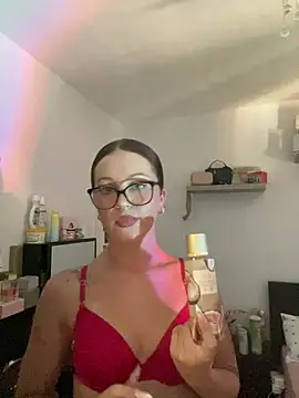Snapshot of PoisonIvy_x chatting on July 15, 2026, 4:12 pm PoisonIvy x online show from July 15, 2026, 4:12 pm