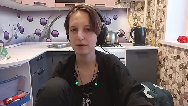 Snapshot of Saranade chatting on June 24, 2026, 5:34 pm Saranade online show from June 24, 2026, 5:34 pm