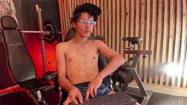 Snapshot of Adrian_Wolf chatting on June 19, 2026, 8:34 pm Adrian Wolf online show from June 19, 2026, 8:34 pm