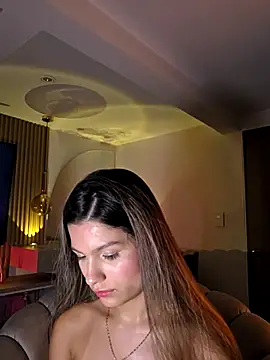 Snapshot of emilyvex chatting on July 7, 2026, 6:47 am emilyvex online show from July 7, 2026, 6:47 am